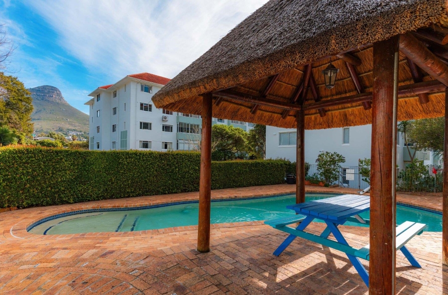 2 Bedroom Property for Sale in Oranjezicht Western Cape